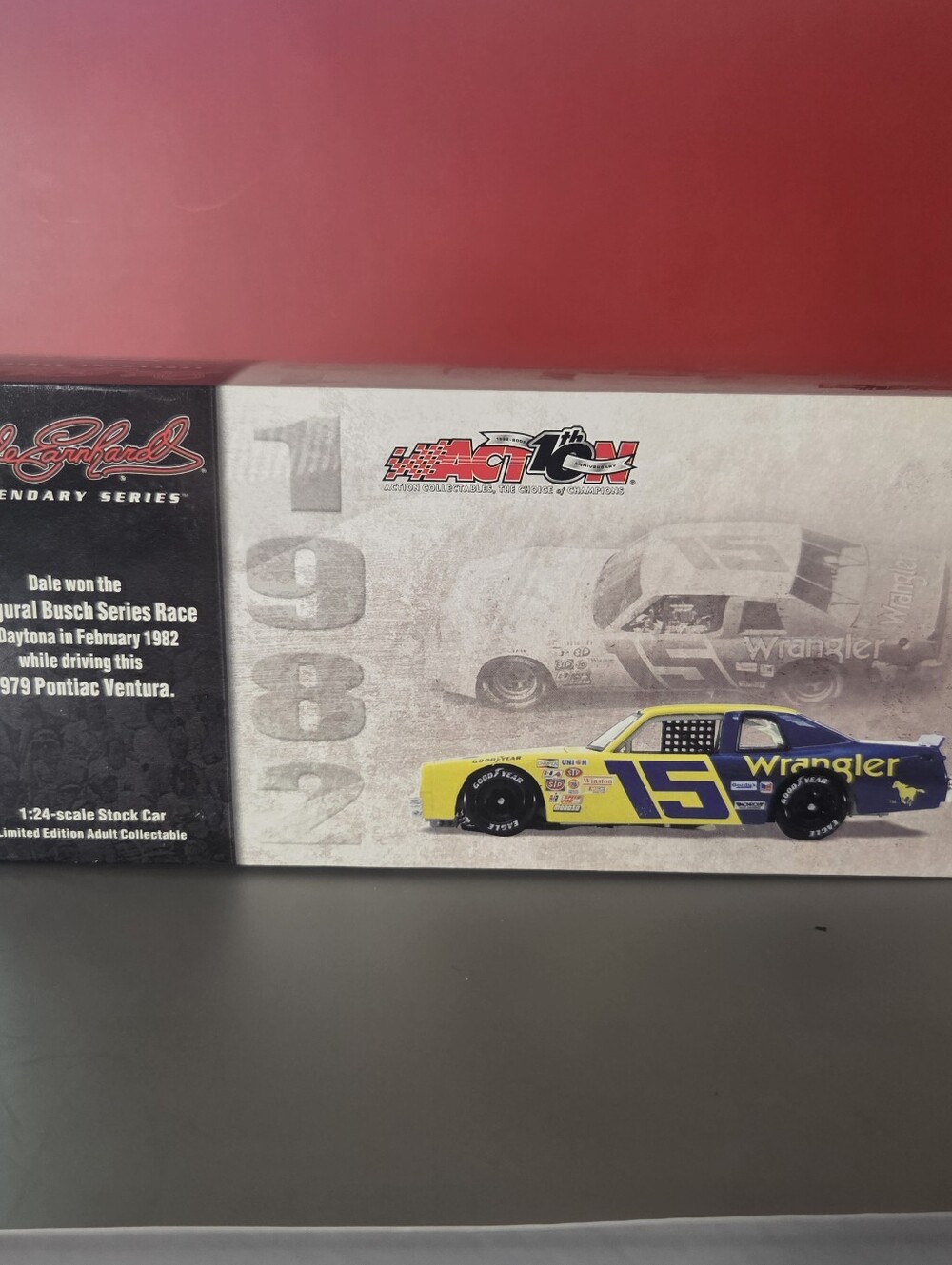 Dale Earnhardt #15 Wrangler 1979 Pontiac Ventura 1/24 Action NASCAR
